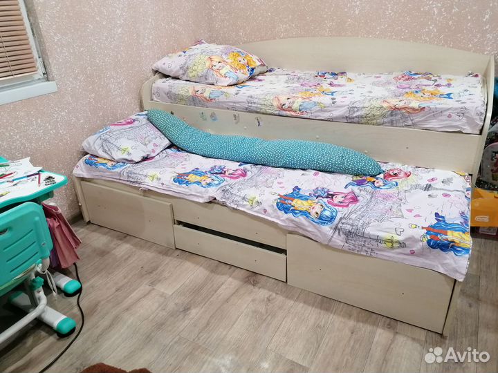 Двухъярусная кровать выдвижная бу