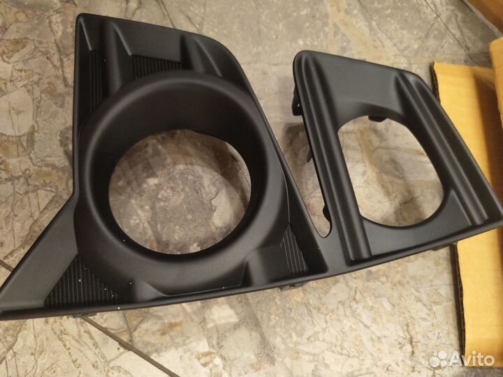 Накладка птф Isuzu D-MAX 2020+ в бампер