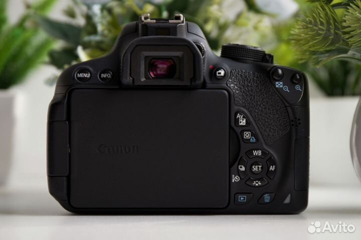 Canon 700D Kit + Комплект