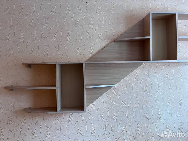 Полка книжная настенная