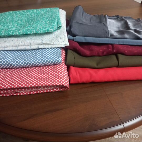 Отрезы ткани разной