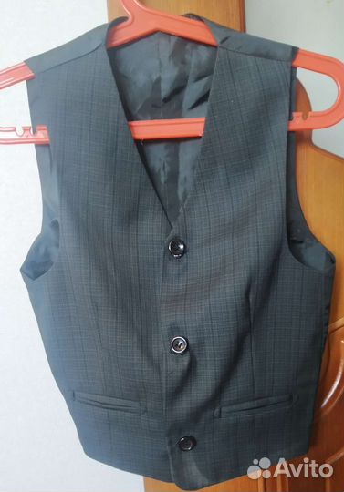 Школьный пиджак с жилетом для первоклассника