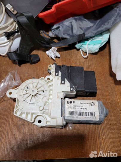 Моторчик стеклоподъемника 1ko959 703 b