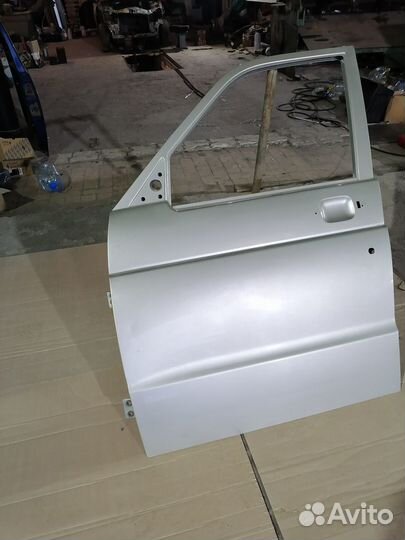 Дверь передняя левая УАЗ патриот