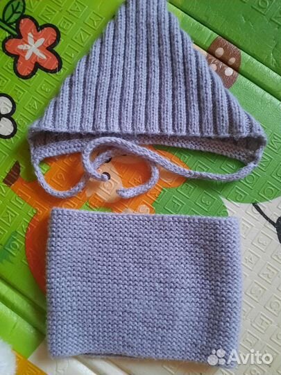 Красивый вязаный набор три предмета