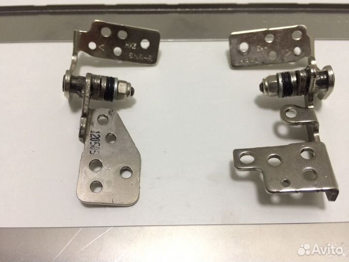 Петли матрицы ноутбука Sony SVE151