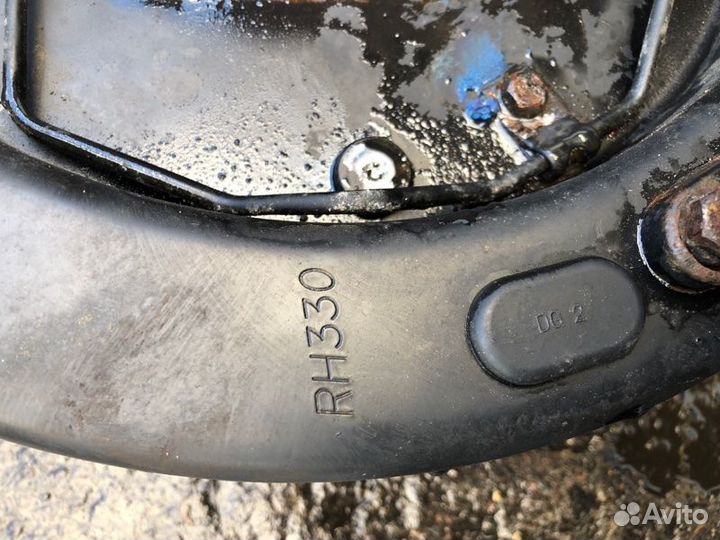 Щит тормозной в сборе передний правый Hyundai
