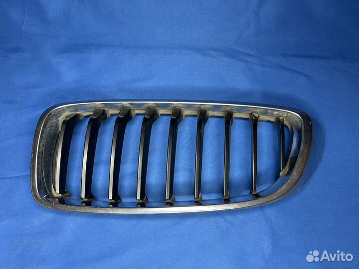 Решетка радиатора ноздря левая BMW F32 F33 F36