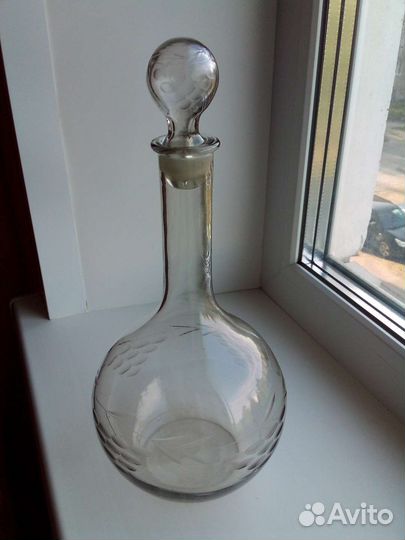 Графин старинный