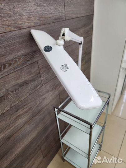 Столик тележка трёхъярусный для наращивания и лами