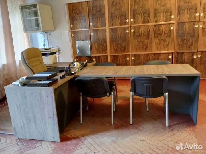 Офисная мебель, стол руководителя