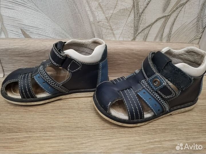 Детские сандалии