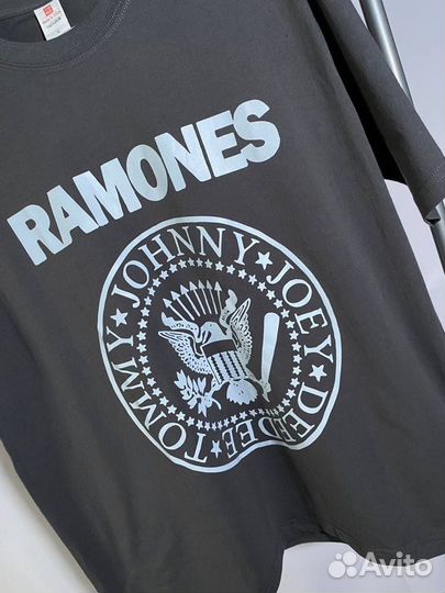 Футболка ramones