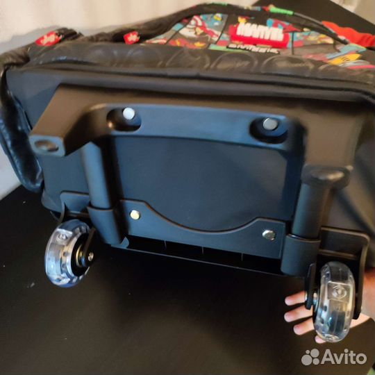 Школьный рюкзак на колёсах smiglle