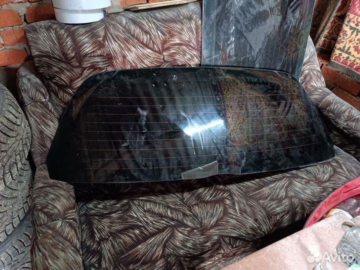 Заднее стекло honda fit