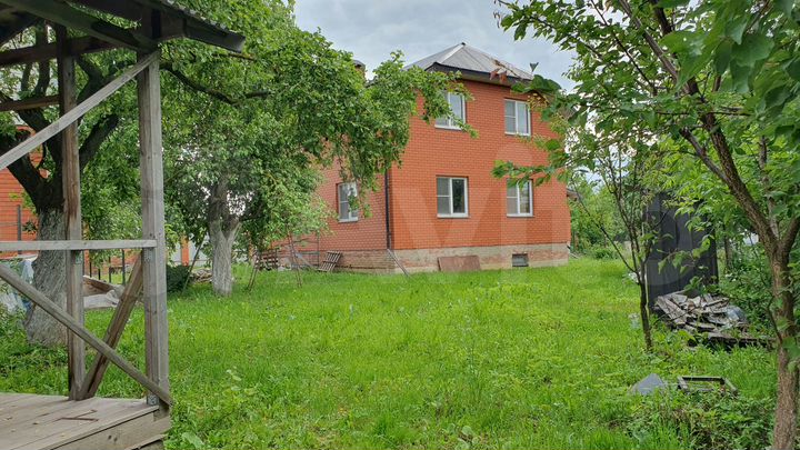 Коттедж 207 м² на участке 8,5 сот.