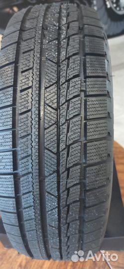 Firemax FM805+ 215/55 R16 97V