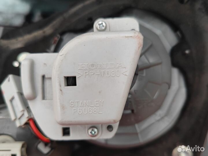 Фонарь задний правый honda civic 4d