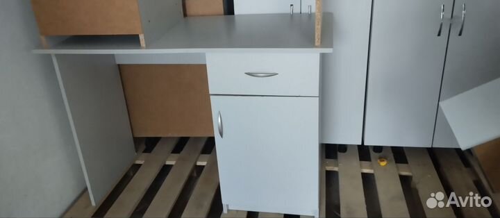 Письменный стол