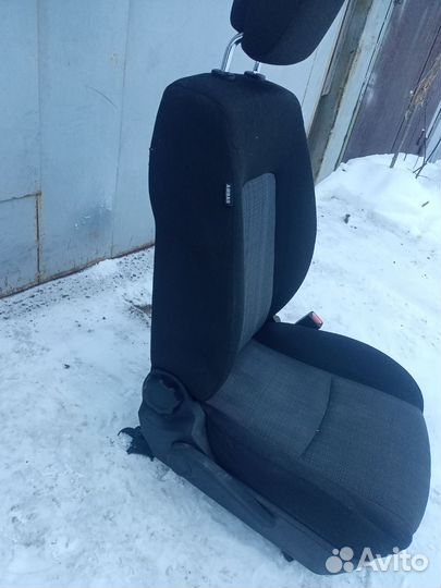 Продам сиденье