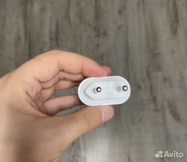 Оригиналная бистрая зарядка iPhone 20w б/у