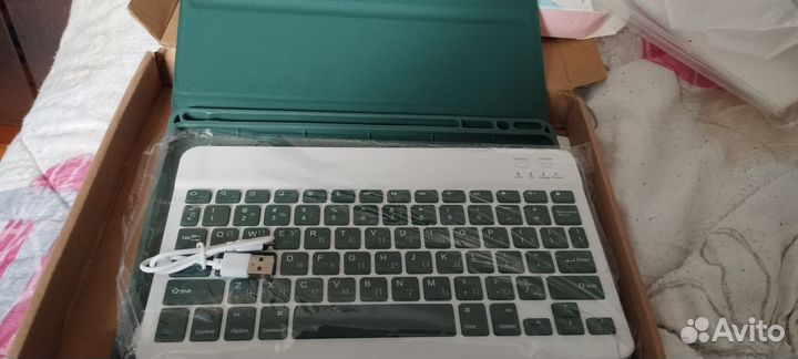 Чехол для iPad с клавиатурой