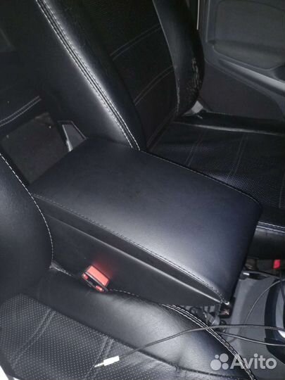 Подлокотник skoda octavia a7