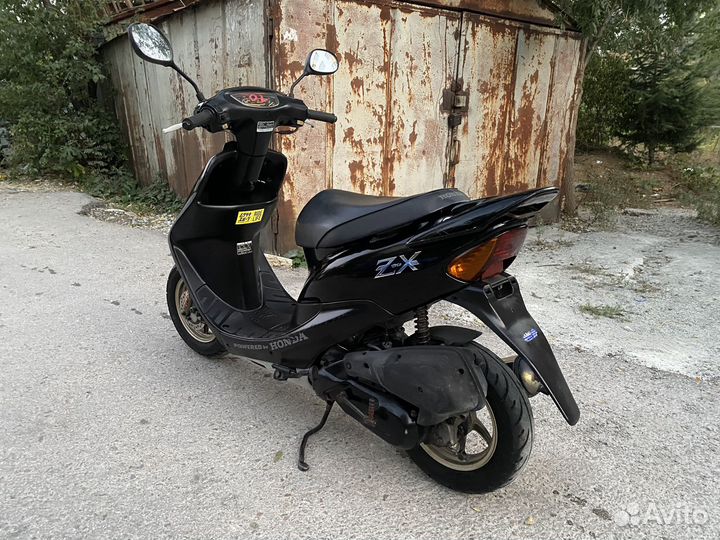 Honda Dio AF-35 ZX с контейнера