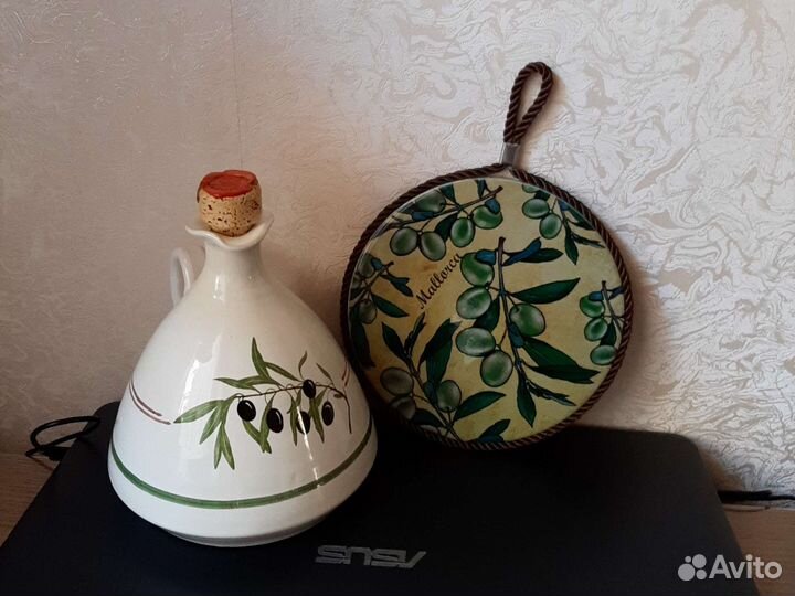 Емкость для оливкового масла с подставкой