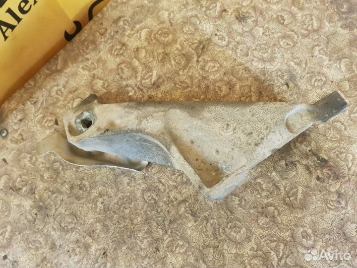 Кронштейн двигателя правый Bmw Х5 Е70 4.8 2007