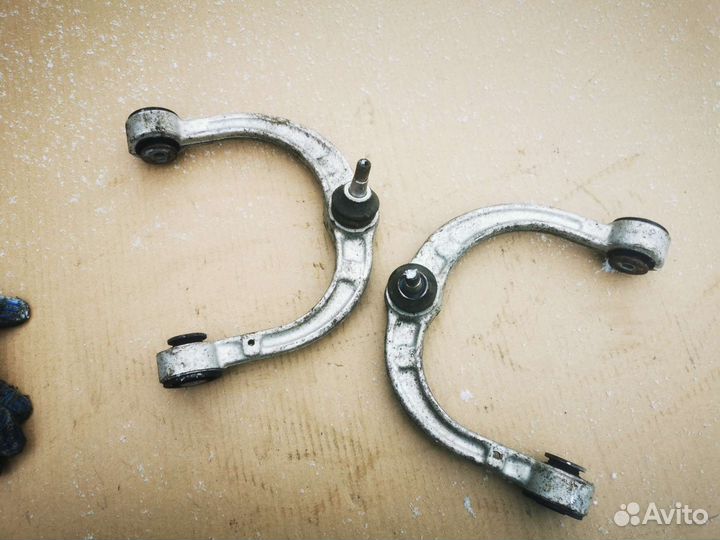 Mercedes w164 рычаг верхний