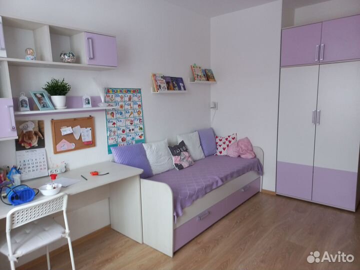 Комната для девочки, мебель, матрас, шторы, люстра