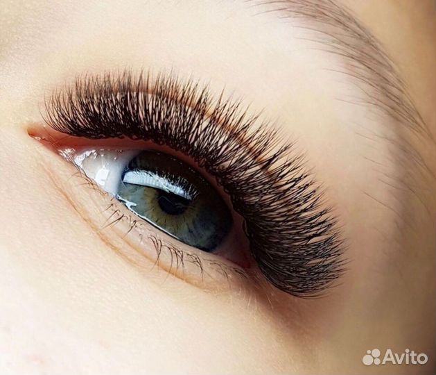 Наращивание ресниц в студии красоты