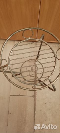 Подставка для цветов напольная металлическая