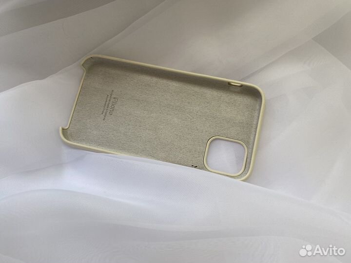Чехол на iPhone 11