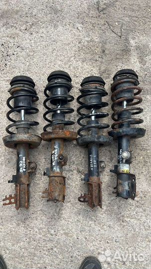 Передние амортизаторы на Opel Vectra B