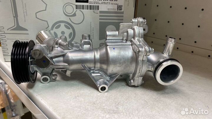 Помпа / Насос охлаждения Mercedes AMG W176