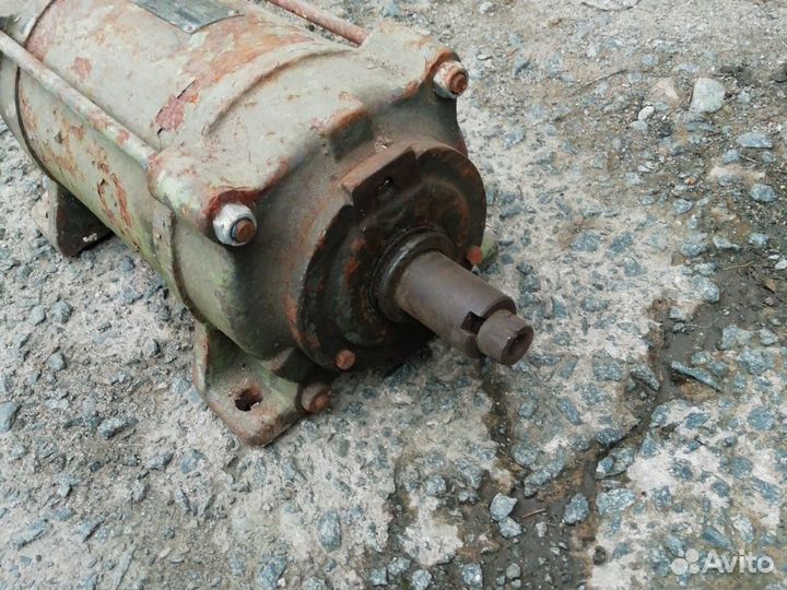 Двигатель электрический