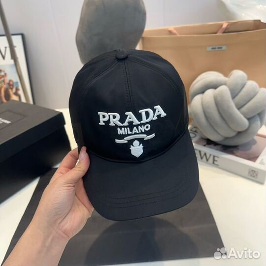 Кепка Prada