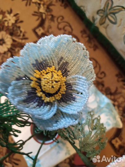 Цветы из бисера ручной работы
