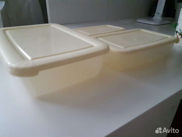 Набор пластиковых контейнеров