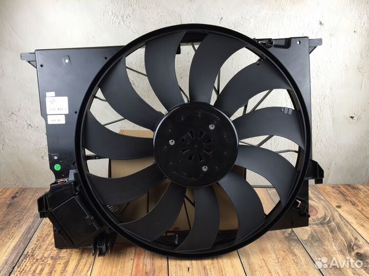 Вентилятор Mercedes W211 W216 W221