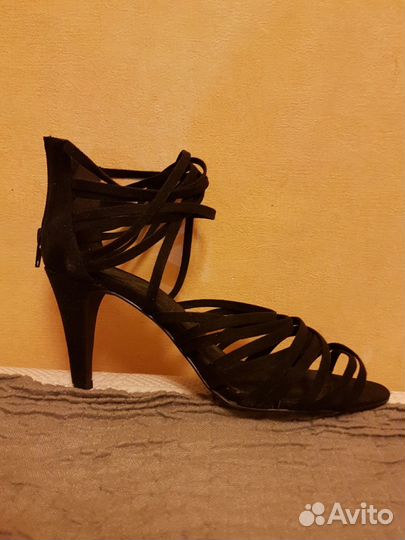 Босоножки новые из текстиля Promod р.39