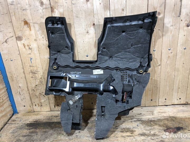 Накладка торпедо подрулевая Audi A6 C6