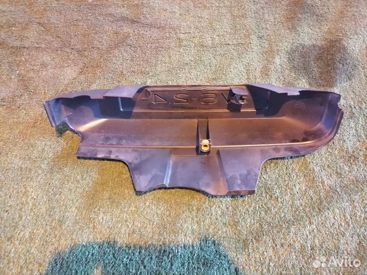 Декоративная крышка двс 06E103925 Audi A6 C6 4F5 д
