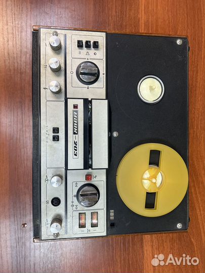 Катушечный магнитофон маяк 203