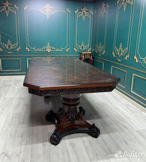 Стол обеденный