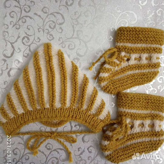 Шапочка-чепчик + пинетки для малышей