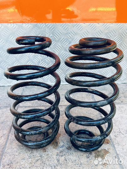 Пружина подвески задняя Opel astra j