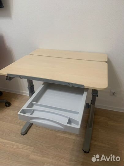 Письменный стол для школьника